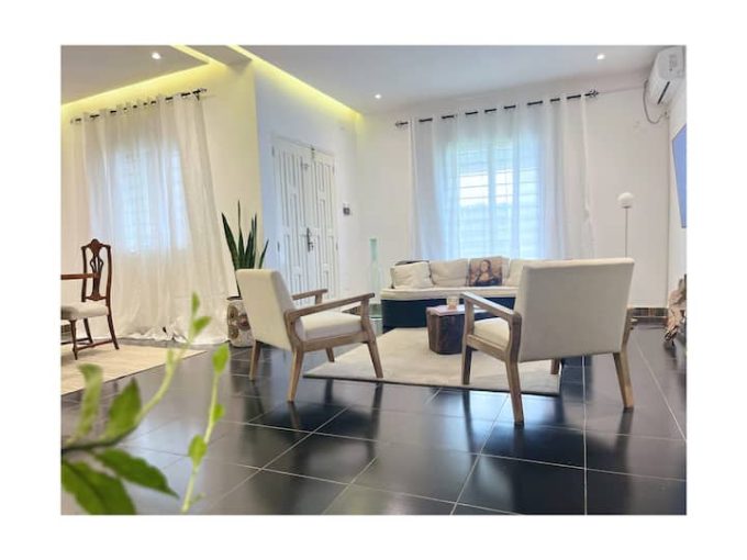 Mini villa meublée 2 chambres avec jardin et garage – Design soigné